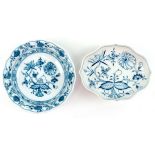 2 Meissen-Schälchen, Zwiebelmuster, 1. Wahl, oval und runde Form, Unterglasur blaue Schwertermarke,