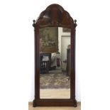 Großer Biedermeier-Spiegel, um 1840, Mahagoni furniert, restauriert und Schellack poliert, 182x80x8