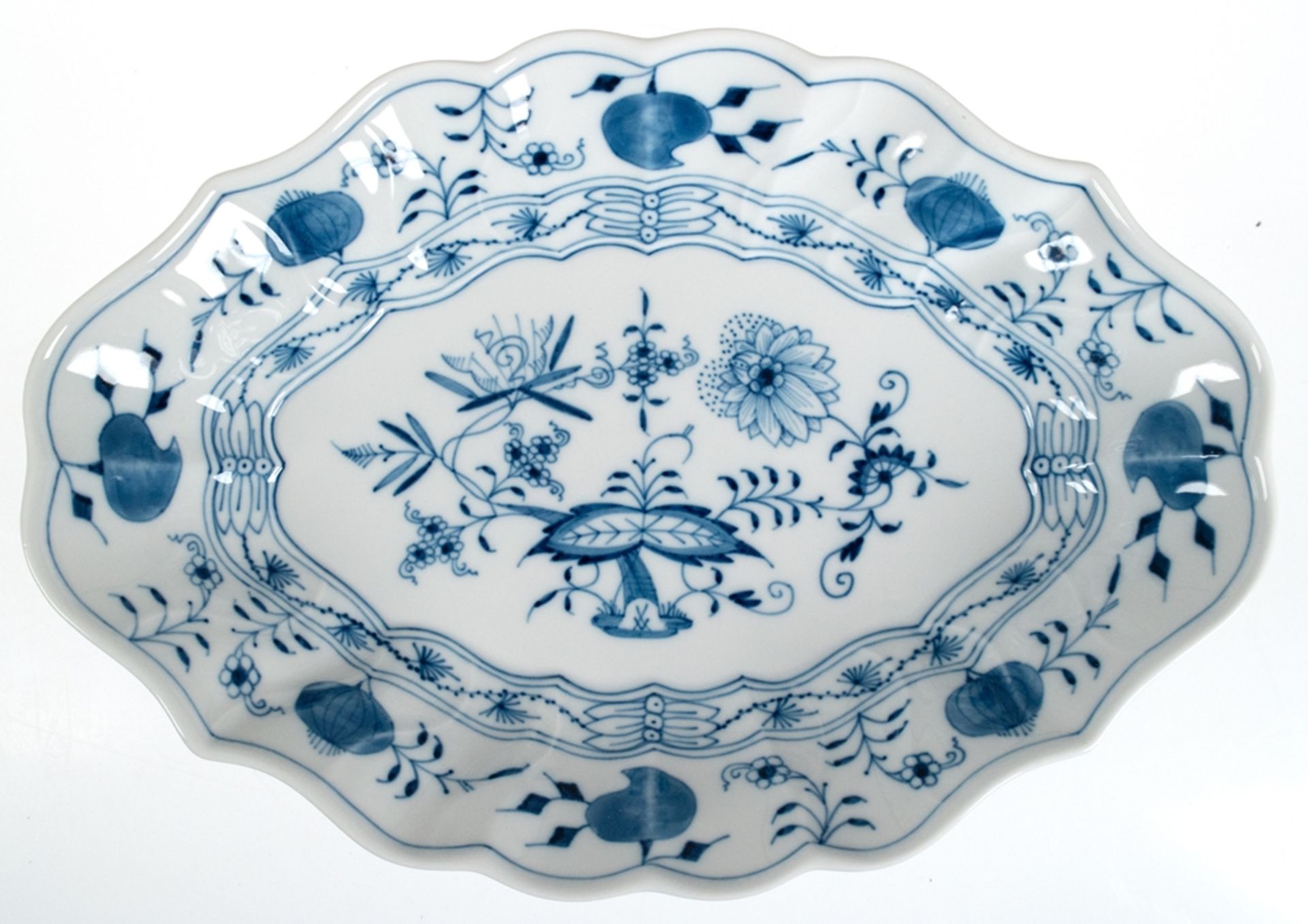 Meissen-Schälchen, oval, Zwiebelmuster, geschweift gerippte Wandung, 1. Wahl, 5x27,5x19,5 cm