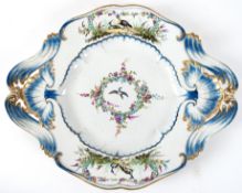 Meissen-Platte, um 1760, farbige Aufglasurmalerei, mit Goldstaffage, Reliefdekor Dulong, Spiegel un