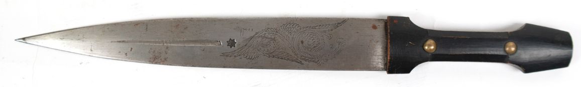 Dolch, Türkei, Klinge einseitig ziseliert und Stern, Korrosionsspuren, Holzgriff, L. 39,5 cm