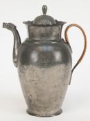 Zinn-Kaffeekanne, Bergisches Land um 1800, mit Engelsmarke im Boden, H. 23 cm