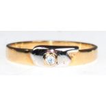 Ring, 585er GG/WG, besetzt mit 1 kl. Brillant von ca. 0,04 ct., Ges.-Gew. 2,70 g, RG 57