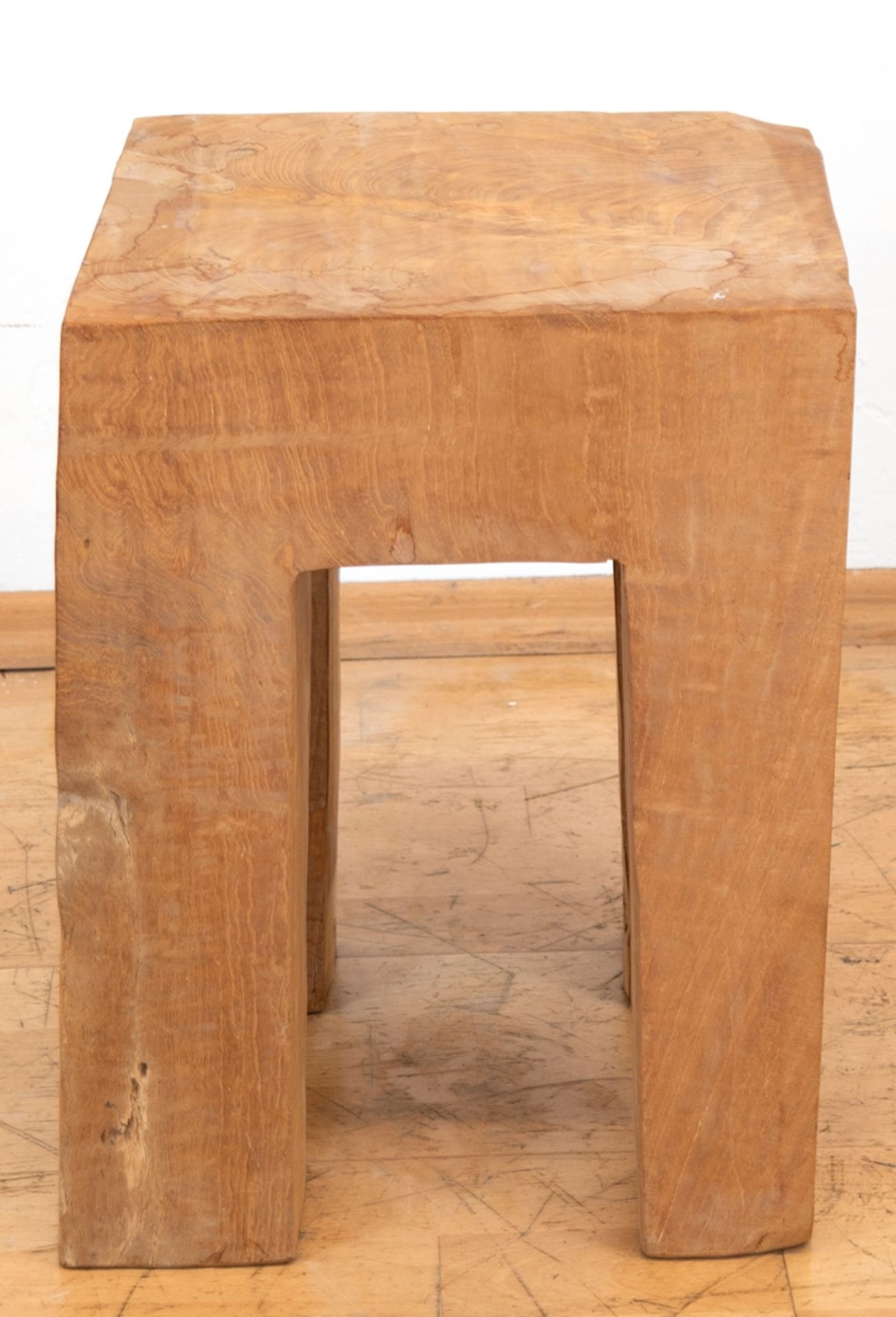 Blumenhocker, Massivholz, aus einem Stück gearbeitet, 41x30x30 cm