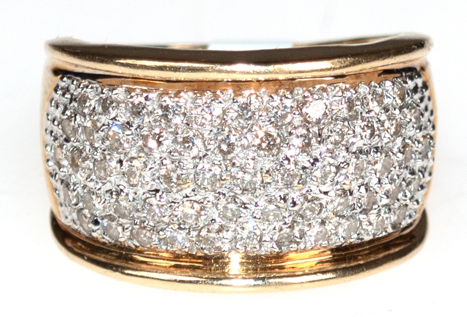 Brillant-Ring, 585er GG/WG, ausgefaßt mit 58 Brillanten von zus. ca. 1,0 ct., w/vs-si, Ges.-Gew. 6,