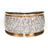 Brillant-Ring, 585er GG/WG, ausgefaßt mit 58 Brillanten von zus. ca. 1,0 ct., w/vs-si, Ges.-Gew. 6,