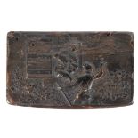 Tabatiere, Frankreich um 1800, Horn, geschnitzt, umlaufend beschriftet, Deckel mit figürlicher Szen