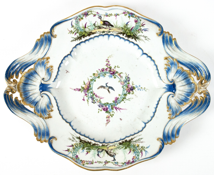 Meissen-Platte, um 1760, farbige Aufglasurmalerei, mit Goldstaffage, Reliefdekor Dulong, Spiegel un