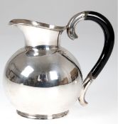 Kanne, 835er Silber, gebauchter Korpus, ebonisierter Henkel, Ges.-Gew. 406, H. 16,5 cm