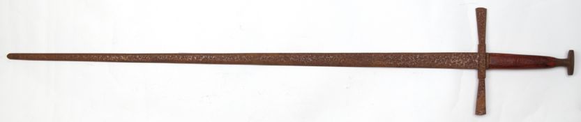 Schwert, Replik, Griff Holz, Eisen mit Flugrost, Griff aus Holz, L. 102 cm