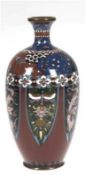 Cloisonne-Vase, China um 1900, polychromer Drachendekor auf braunem Grund, H. 12 cm