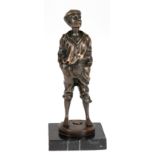 Figur "Stehender Knabe mit Baskenmütze", Bronze braun patiniert, bez. "V. Szczeblewsky", Gießermar
