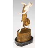 Ermler, A. (Wiener Bildplastiker, tätig um 1900) "Tänzerin mit fließendem Gewand", Bronze, goldfarb