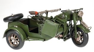 Modell "Militär-Motorrad mit Seitenwagen", Metall farbig gefaßt, 20. Jh., H. 19 cm, L. 36 cm