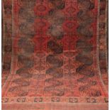 Afghan, Turkaman um 1920, rotgrundig, starke Gebrauchspuren, Ränder defekt und Risse, 350x250 cm