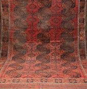 Afghan, Turkaman um 1920, rotgrundig, starke Gebrauchspuren, Ränder defekt und Risse, 350x250 cm