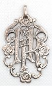 Anhänger, 835er Silber, 7,7 g, wohl um ca. 1900-1920, mit herausgearbeiteten Monogramm, HR oder RH 