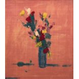 "Stilleben mit Blumenstrauß in Vase auf rotem Grund", Öl/ Lw., undeutl. sign. u.l., 60x50 cm, Rahme
