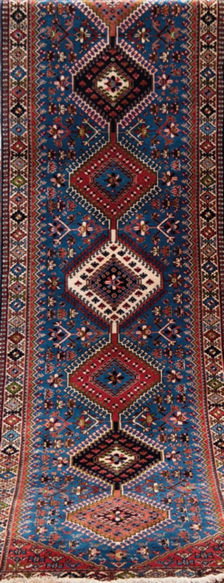 Shiraz, Läufer, blaugrundig,  mit Ornamentdekor, 286x80 cm