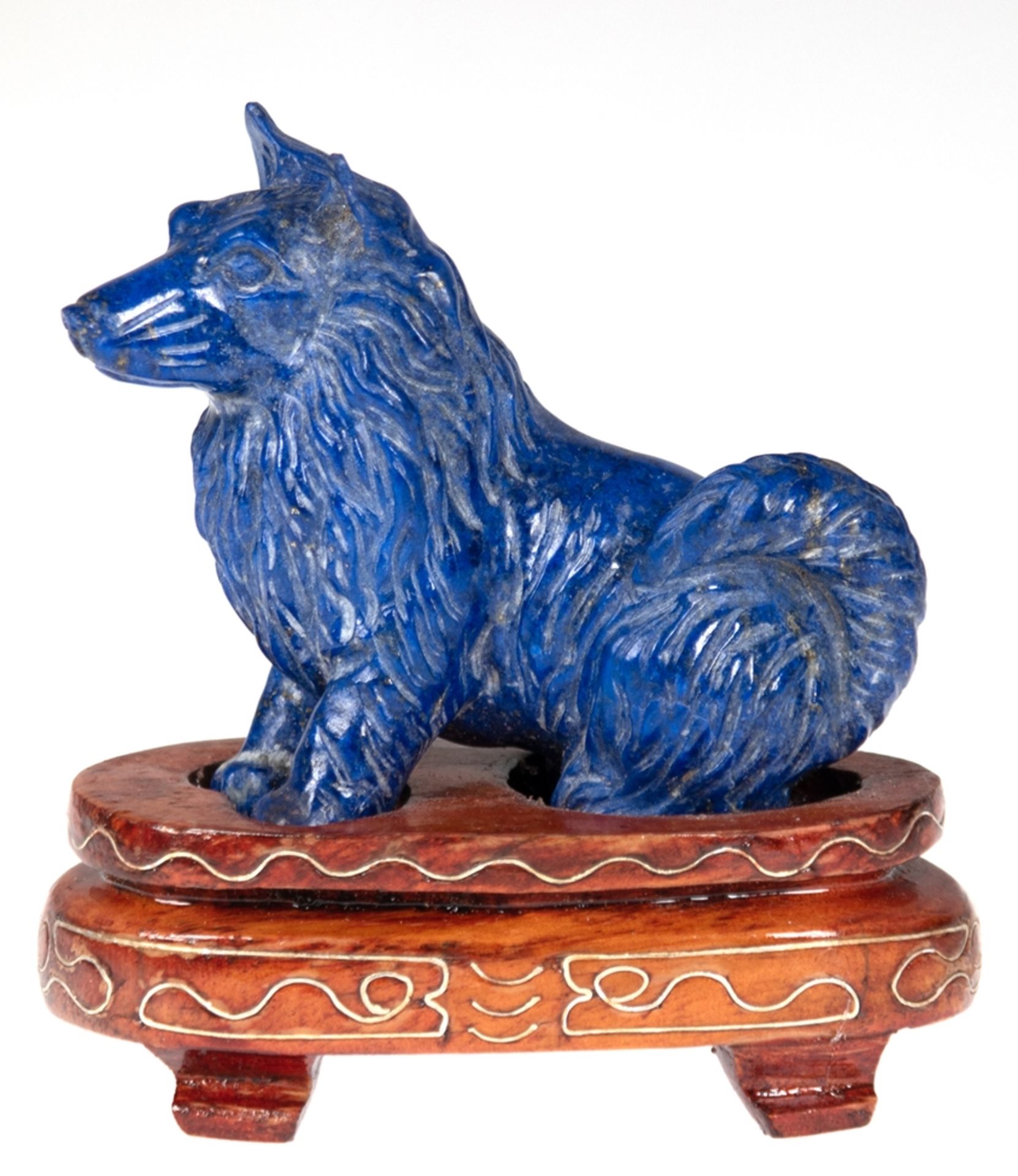 Figur "Spitz", Lapislazuli, unsigniert, auf ovalem Holzsockel mit eingelegten Metallfäden, Ges.-H