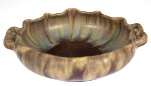 Große Schale, Mutz Altona, Keramik mit mehrfarbiger Laufglasur, 2 seitl. Henkel, gewellter Rand, H.