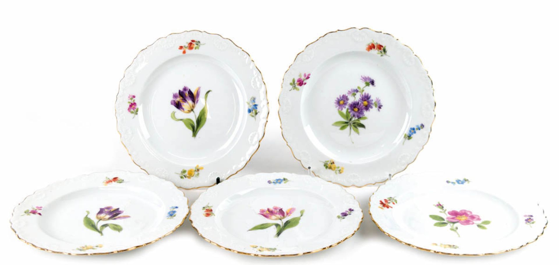 5 Meissen-Kuchenteller, 19. Jh., Bunte Blume 1 mit Goldrand, Biedermeier-Form mit Muschelrand, 2. W