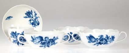 3 Meissen-Suppenobertassen, davon 2x Neuer Ausschnitt und 1 Meissen-Kaffeetasse mit UT, Blaue Blume