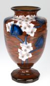 Jugendstil-Vase, Franz Mehlem für Royal Bonn, Keramik, mit Blütendekor auf braunem Grund, H. 25,5 c