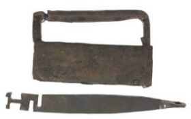 Vorhängeschloss, um 1800, Eisen, mit Schlüssel, 5x9 cm