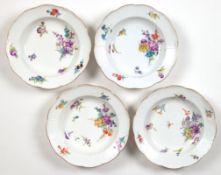 4 Meissen-Suppenteller, Marcolini-Zeit (1774-1817), polychrome Blumenbukettmalerei, alte Manier, mi