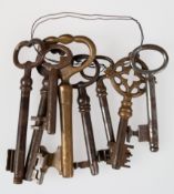 Bund mit 8 Schlüsseln, überwiegend 18. Jh., L. 8,5  cm - 11 cm
