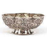 Fußschälchen, oval, 84 Zol. Silber, Rußland 1893, vierpaßförmige Schale mit Floral- und Ornamentdek