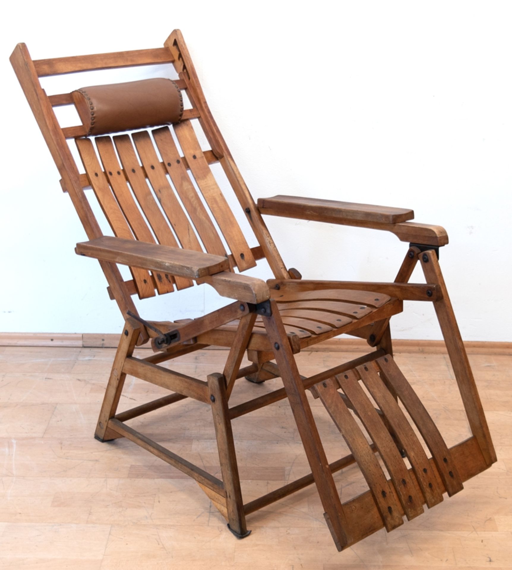 Siesta-Medizinal-Liegestuhl, Entwurf Hans und Wassili Luckhardt für Thonet, um 1930, mit höhenverst