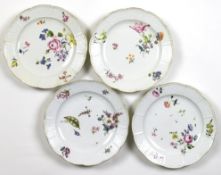 4 Meissen-Speiseteller, 18./19. Jh., polychrome Blumenbukettmalerei, alte Manier, mit Goldrand, Alt