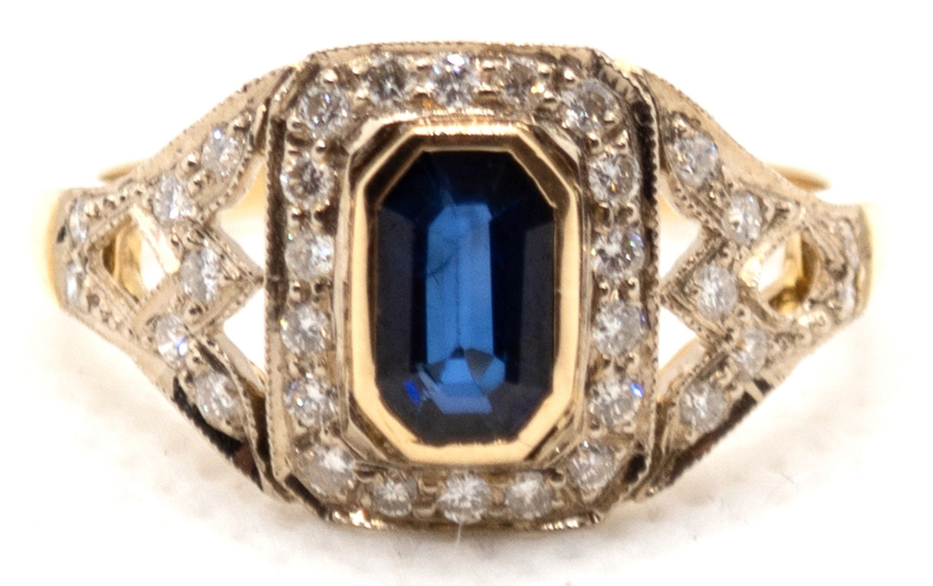 Ring im Art-Deco-Stil, 750er GG, 4,4 g, nicht gestempelt, wurde geprüft, Saphir 1,17 ct., Brillante