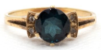 Turmalin-Diamantring, 585er GG, um 1920, mit blauem Turmalin und 4 seitlichen Diamanten, RG 57,5