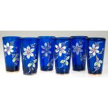 6 Gläser, blaues Glas mit floraler Emailmalerei, 2x Stand best., H. 11,5 cm