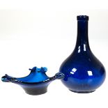 Flasche, blaues Glas mit Abriß, gebauchte Form mit engem Hals, H. 20 cm und Aschenbecher, blaues Gl