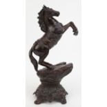 Figur "Aufsteigendes Pferd", Metallguß, braun gefasst, auf Sockel, H. 49 cm