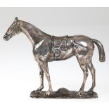 Figur "Gesatteltes Pferd", Metallguß mit Resten von Versilberung, H. 13 cm