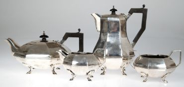 Art Deco-Kernstück, 4-teilig,Sterling, Amerika um 1940, bestehend aus Tee- und Kaffeekanne, Sahnek