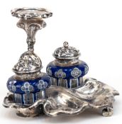 Schreibtisch-Set, Ende 19. Jh., 750er Silber, blattförmig, Griff mit Kerzenleuchter, mit 2 Glaseins