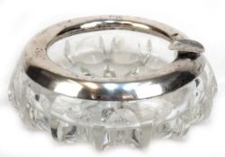 Aschenbecher, Kristall mit 800er Silber-Montur, 1 Ablage, min. best. und Gebrauchspuren, Dm. 14,5 c