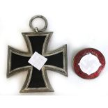 Konvolut 2-teilig, dabei "Eisernes Kreuz 2. Klasse", 1939, Parteiabzeichen 3. Reich, Dm. 2,3 cm