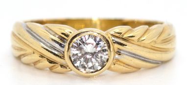 Brillant-Ring, 585er GG, ausgefasst mit Solitär von ca. 0,45 ct., Si, Ges.-Gew. 4,80 g, RG 60, Wied