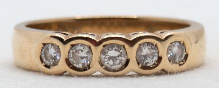 Brillant-Ring, 585er GG, mit 5 Brillanten von zus. ca. 1 ct., 4,8 g, RG 60