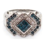 Diamant-Ring, 585er WG, ausgefasst mit 39 Diamanten von zus. ca. 0,83 ct., davon 23x fancy intense