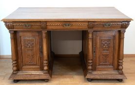Partner- Desk, um 1880, Eiche, frei in den Raum stellbar, Vorder- und Rückansicht identisch, 4-türi