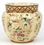 Blumenübertopf, 20. Jh., Keramik, durchbrochener Rand, umlaufend polychrome Blumenmalerei mit Golds