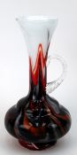 Pop-Art-Vase, 1970er Jahre, Italien, weißes Glas , Farbverlauf in Orange, Weiß und Schwarz, min. Ge